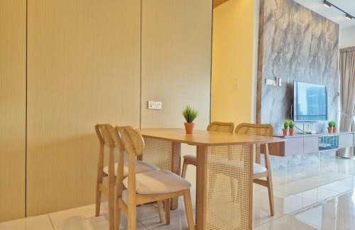 Salak South Apartment | D3911 Klcc View Private Roof Terrace l 8Pax