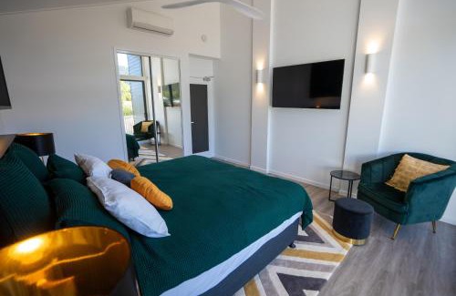 Nelly Bay House | Dacha on Maggie No#1 OPULENT AND LUXURIOUS