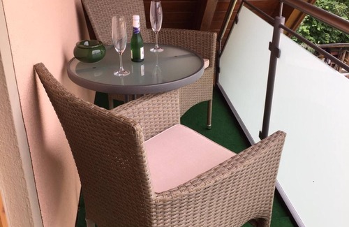 Viereth-Trunstadt Apartment | Dachgeschosswohnung (36qm) für 2 Personen mit Balkon