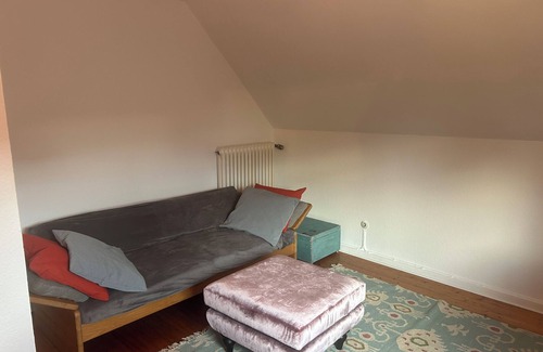 Plittersdorf Apartment | Dachgeschosswohnung im Villenviertel Nähe Rhein