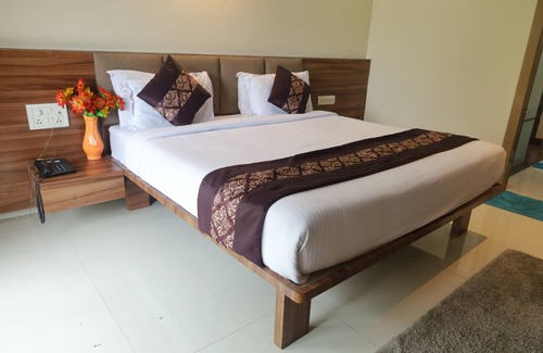 Pardi Hotel | Dadra Resort