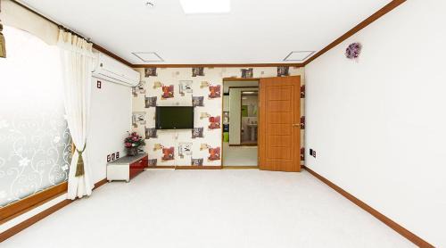 Kunip House | Daecheon jeulgeoun pension