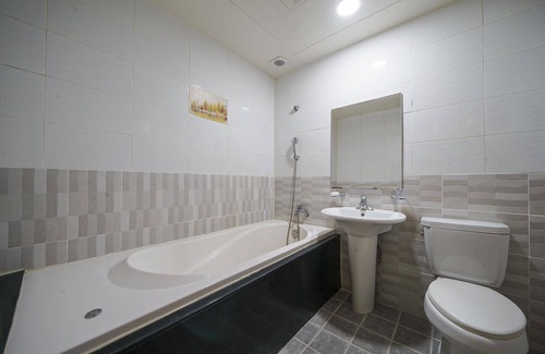 Sang-dong Hotel | Daegu Suseong Lake Child