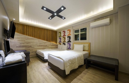 Sang-dong Hotel | Daegu Suseong Lake Child