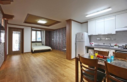 Yeongdeok House | Daeheungho Daege Pension