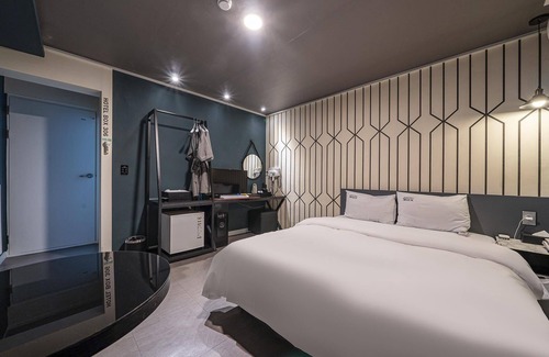 Dong-gu Hotel | Daejeon Yongjeon Hotel Box