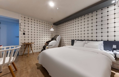 Dong-gu Hotel | Daejeon Yongjeon Hotel Box