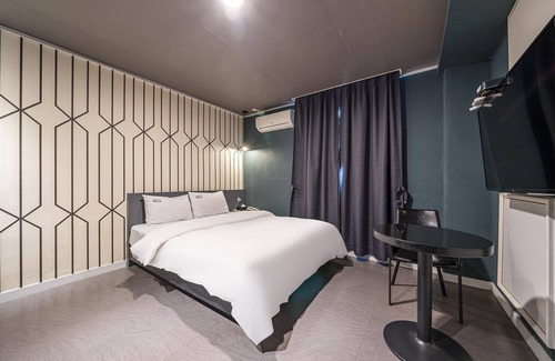 Dong-gu Hotel | Daejeon Yongjeon Hotel Box