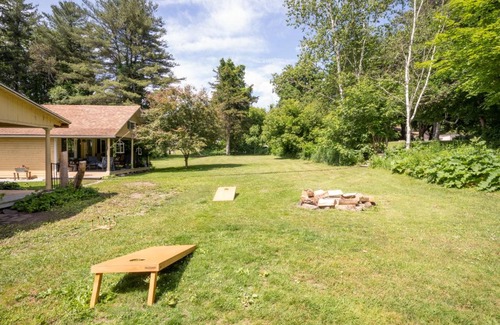 Greenville House | Daffodil by AvantStay Countryside Retreat in Historic Home w Large Backyard