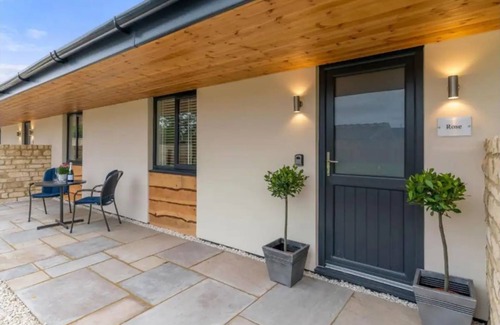 Mangotsfield House | Daffodil, Recently Converted Modern Barn, Cotswolds