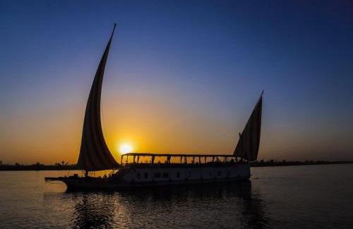 Aswan Boat Rental | Dahbyia Nile Cruise Golavita