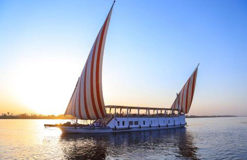 Aswan Boat Rental | Dahbyia Nile Cruise Golavita