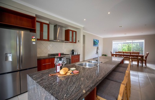Ocean Grove House | Daintree Family Getaway- Beach, Aircon, Great yard