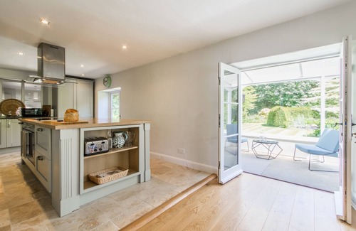 Ilminster Cottage | Dairy House - a beautiful 7 bed stone house set in private parkland (sleeps 16)
