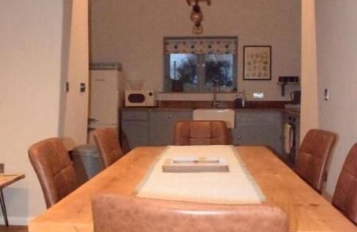 Govilon House | Dairy in the Black Mountains