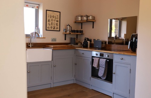 Govilon House | Dairy in the Black Mountains