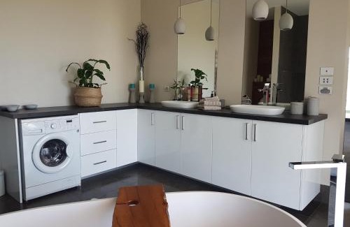 Glenaroua House | Dale View Luxury Accommodation