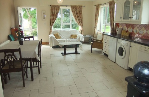 Manorcunningham House | Daleview Apartment Manorcunningham Letterkenny Co. Donegal.