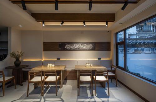 Dali Ancient Town Hotel | Dali Lark View Private Hot Spring Hotel