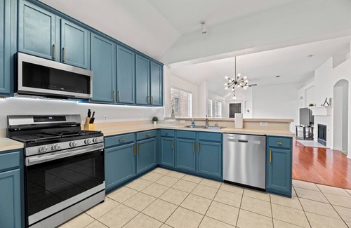The Colony House | Dallas Rare find, Free Wi-Fi, Long Stay discount