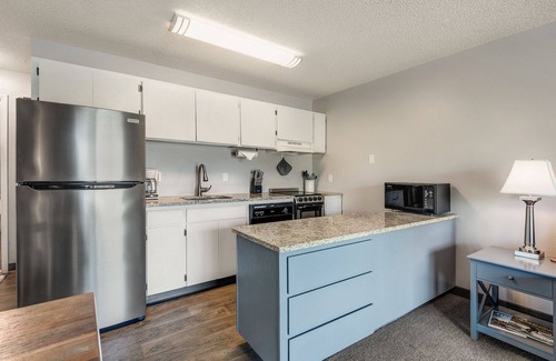Orchard District Condo | "Dam Pretty View" Condo overlooking Deschutes River
