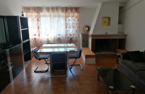 Sulmona Apartment | Dama - Attic with fireplace and air conditioning