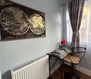 Horley House | Dana’s bungalow