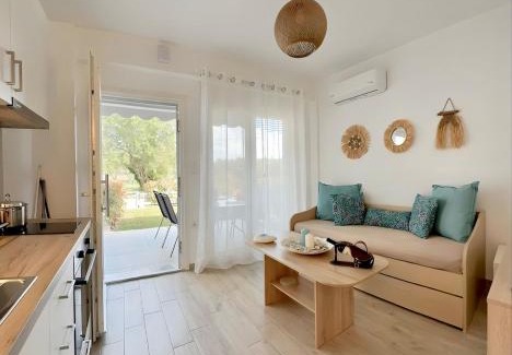 Ofrinion Apartment | Danai Apartment with pool Access