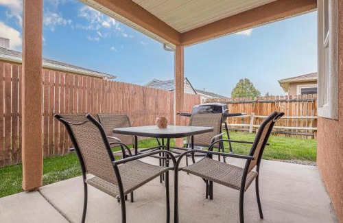 Pear Park House | Dancing Bear Covered Patio Smart Tv!