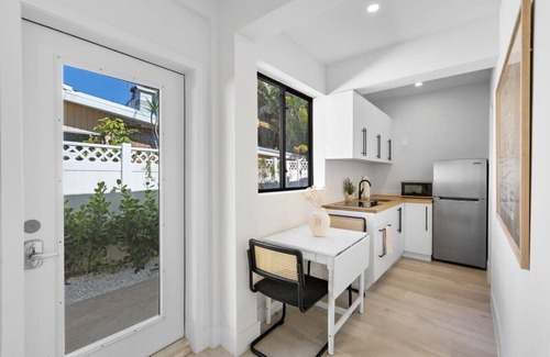 Melaleuca Gardens Apartment | Dania Private Studio | Minutes to Dania Beach