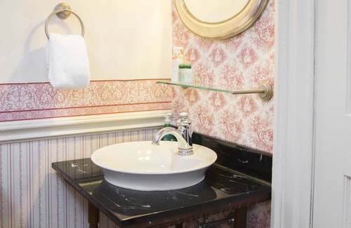 South Hadley Bed & Breakfast | Daniel Stebbins House