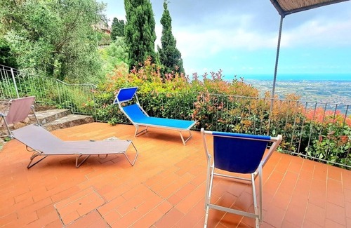 Santa Lucia Apartment | Daniela In Camaiore, Tuscany