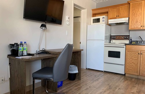 Beresford Hotel | Danny’s Hotel Suites, SureStay Collection by Best Western