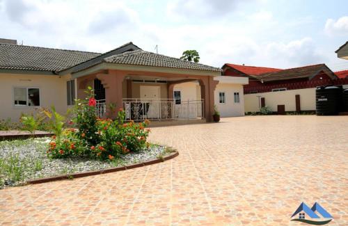 Madina House | DanRitzcer Suites