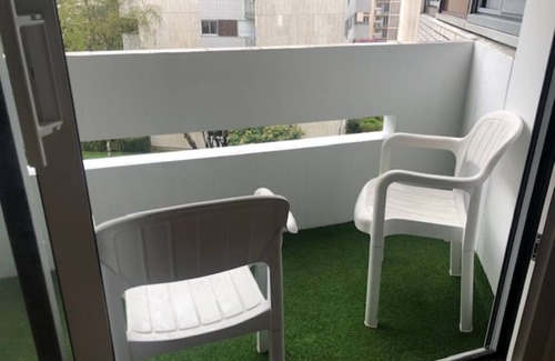 Rueil-Malmaison Apartment | Dans la Verdure, au Calme Près de Paris
