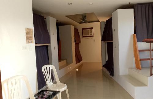 Manoc-Manoc House | Dante's Hideaway Guest House