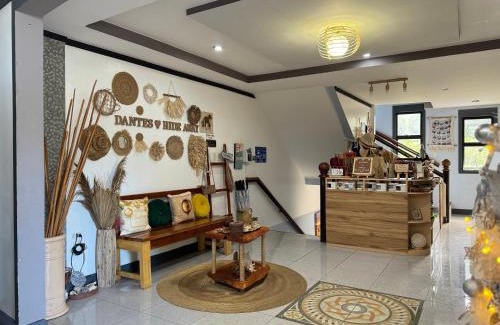 Manoc-Manoc House | Dante's Hideaway Guest House