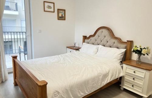 Ferencvaros Apartment | Danube 3 Beds with Big Balcony parking 10euro a day