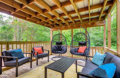 Daphne House | Daphne Home with Deck Close to Beaches and Parks!