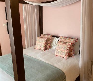 Tyre Bed & Breakfast | Dar Camelia