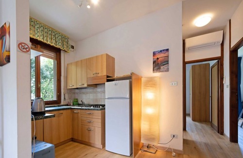 Lazise Old Town Apartment | Darina - near to lake and center of Lazise