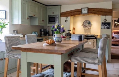 Sandy Lane House | 'Darling Buds of May' Glorious 17th Century Idyll