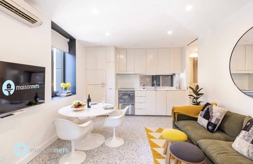 Woolloomooloo Apartment | Darlinghurst Apt W A/C Balcony Only A Walk To CBD