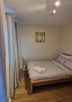 Dartford Apartment | Dartford Cosy and Spacious 3BR 4 beds house Netflix and Sport Channels