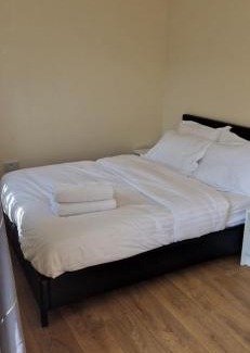 Dartford Apartment | Dartford Cosy and Spacious 3BR 4 beds house Netflix and Sport Channels