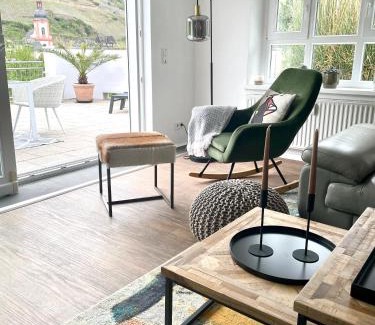 Kaimt Apartment | Das AMBIENTE I - Unser Luxus - traumhafter Moselblick, große Terrasse, stilvolle Ausstattung, barrierefrei, Privatparkplatz, eigener Zugang zum Moselufer, 5 Min zur Altstadt