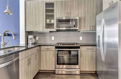 Richardson Apartment | Dashing 1BR Suite | Pool, Parking + Gym C
