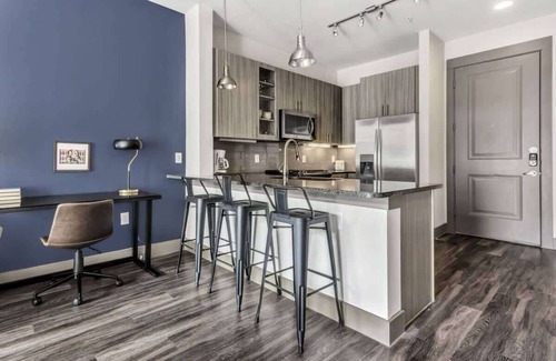 Richardson Apartment | Dashing 1BR Suite | Pool, Parking + Gym C