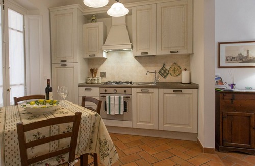 Prato Apartment | Datini Apartment in Tuscany (2 room 4 people - WIFI - TERRACE - GARAGE)