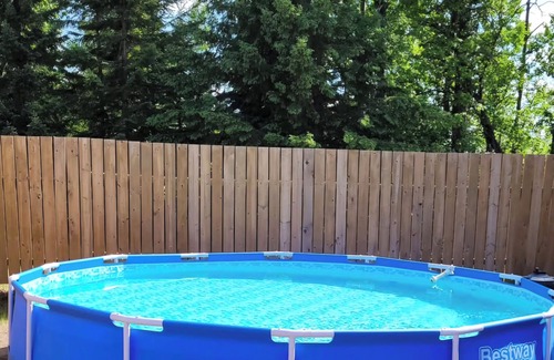 Reynolds Cabin | Dawson's Cabin is your private country getaway with seasonal pool and hottub.